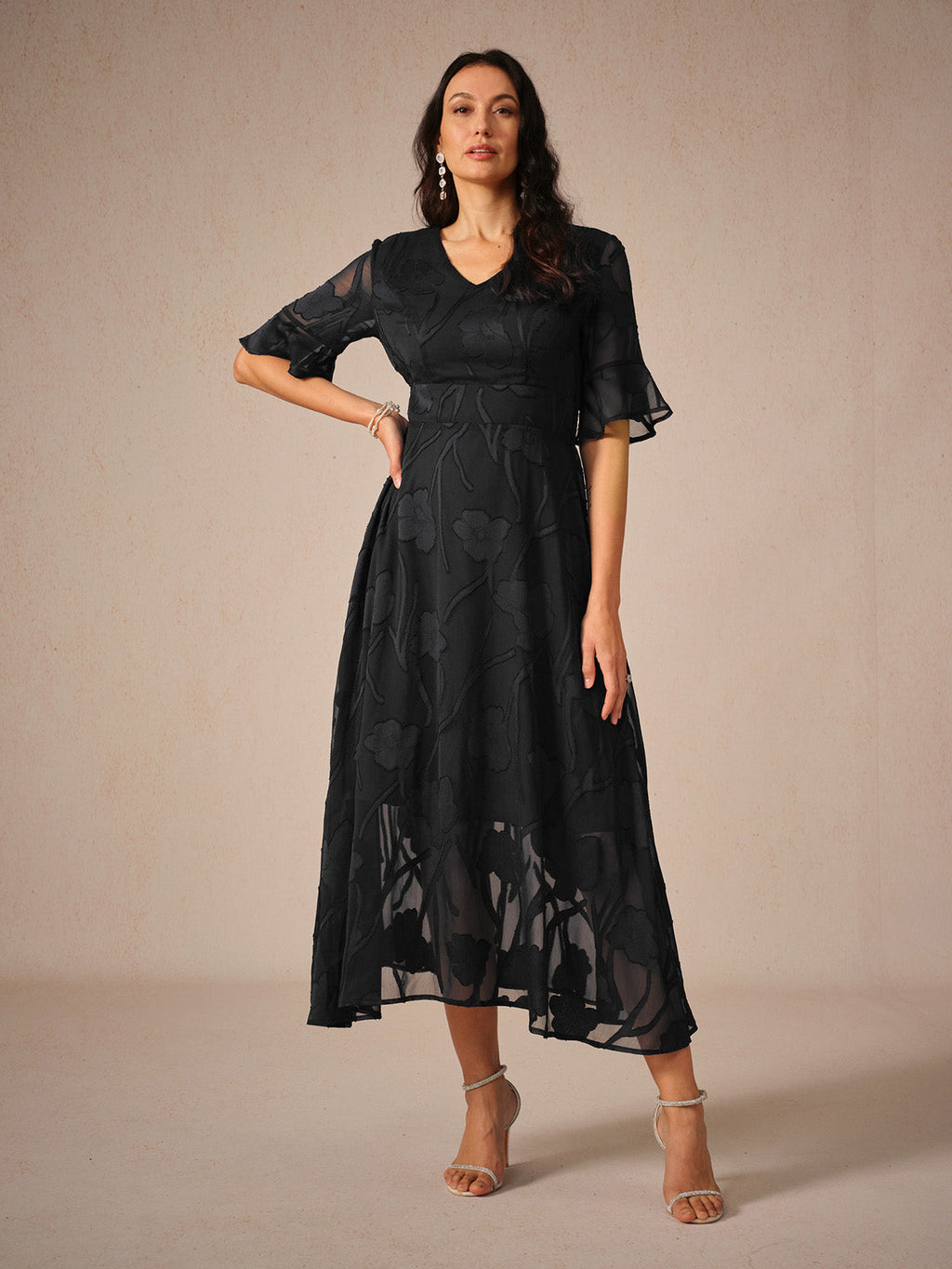 Couture-moda | Elegant Maxi Dress with Flutter Sleeves and Lace Detailing - Image 4